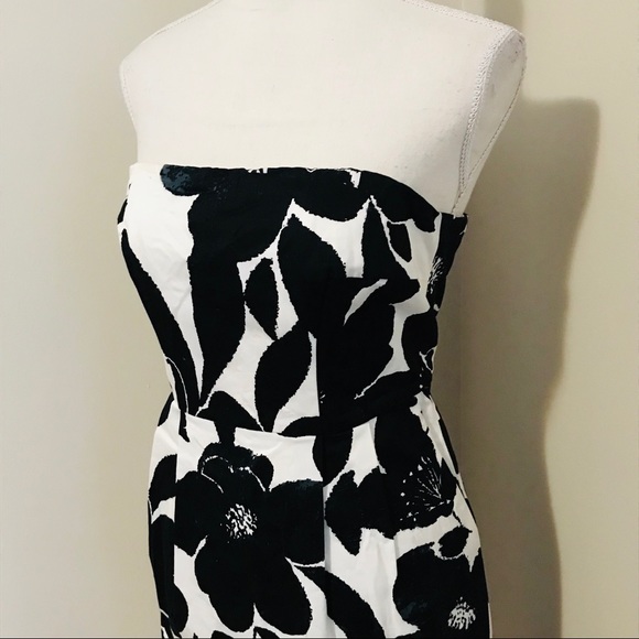 Express Strapless Dress - Picture 2 of 6